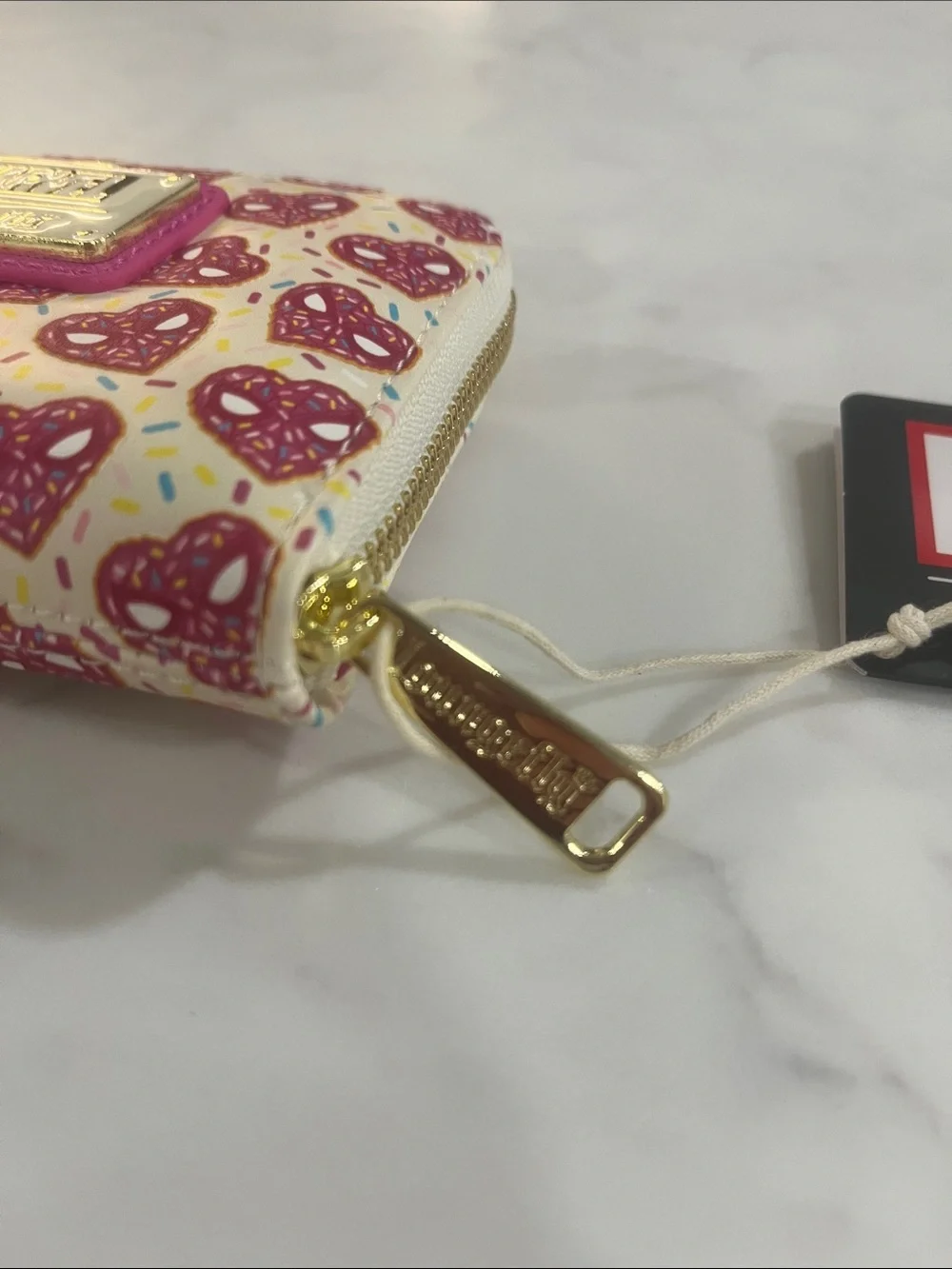 Marvel playful zip